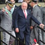 Lula é vaiado em cerimônia do Dia do Exército de Brasília