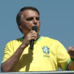 Bolsonaro em Copacabana: ato tem ataques a Moraes e salva de palmas a Musk