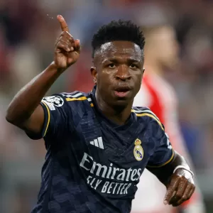 Bayern e Real empatam em jogão da Champions com show de Vini na ida da semi