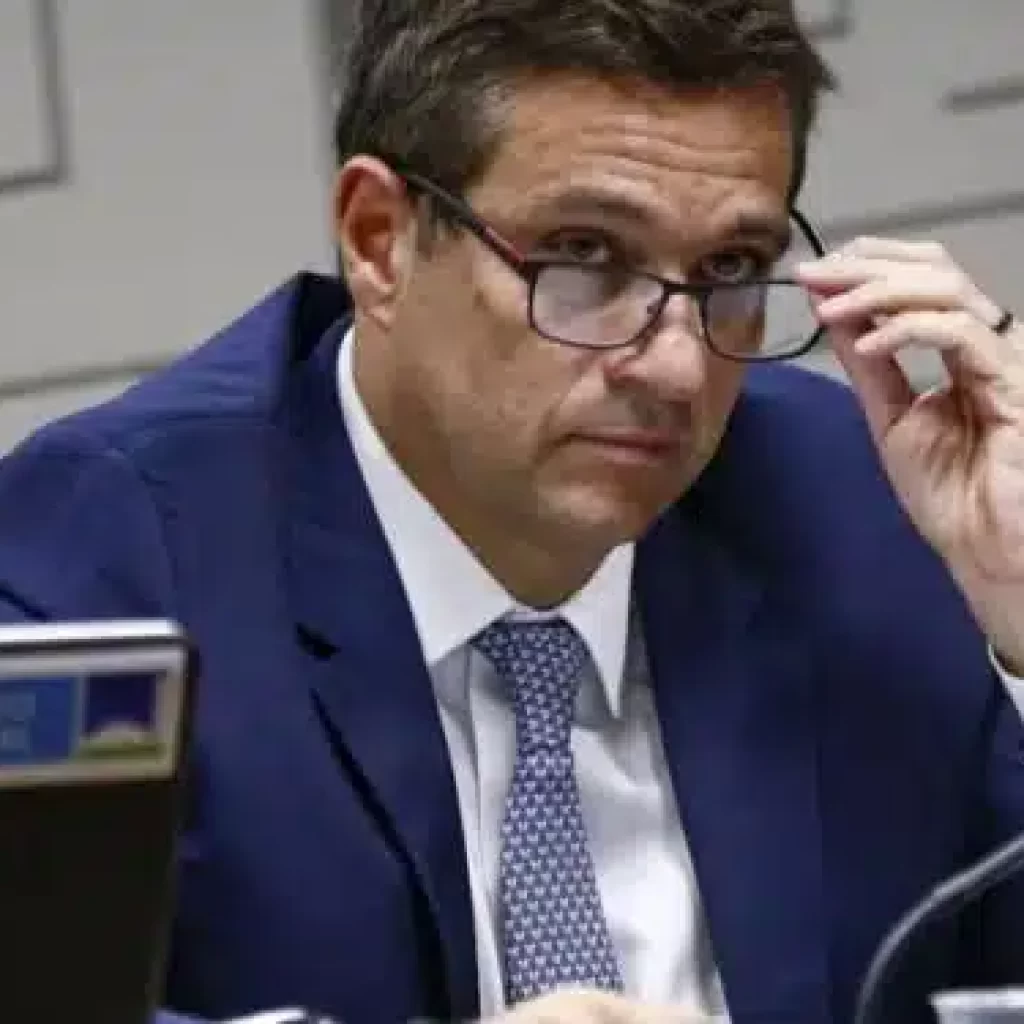 Banco Central anuncia que fará primeira intervenção durante governo Lula após dólar disparar