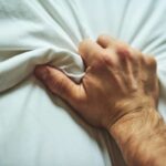 Jovens também podem ter morte súbita durante o sexo, indica estudo