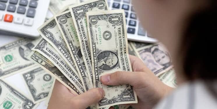 Mesmo com intervenção do Banco Central, dólar sobe contra o real