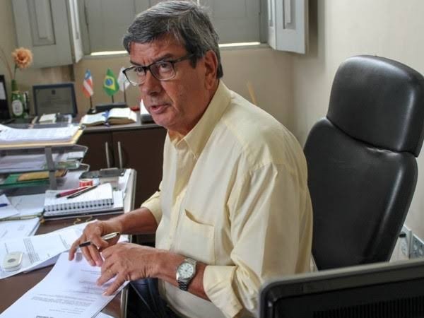 Colbert comenta pedido de afastamento do vereador José Carneiro, líder do governo na Câmara