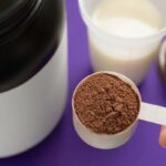 Whey protein: o que acontece com o corpo se você tomar diariamente