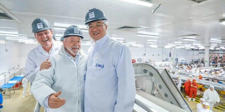 Lula visita JBS 7 anos após delação de Joesley Batista e critica “mentiras”