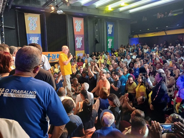 “Eu não sei quem está aqui presente, mas quem está aqui é porque gosta de José Ronaldo”, diz pré-candidato à prefeitura