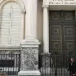 Efeito Milei: Argentina anuncia novo corte da taxa de juros