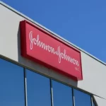 Johnson & Johnson oferece US$ 6,5 bilhões para encerrar disputas judiciais