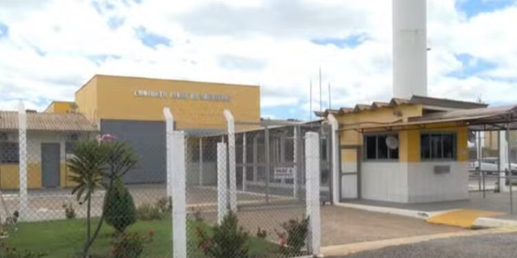 Sete detentos escapam de presídio na Bahia