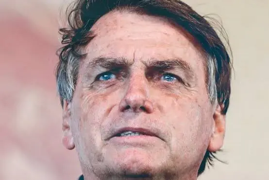 Bolsonaro é transferido para SP para tratar infecção e obstrução intestinal