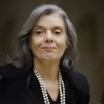 Cármen Lúcia é eleita presidente do TSE