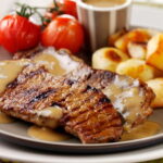 Comer carne vermelha todo dia faz mal? Entenda impactos na dieta