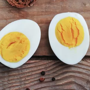 Ovos, aveia e mais 7 alimentos que você deveria consumir todos os dias