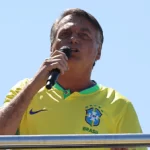 Bolsonaro detona pesquisa de opinião no RS e cita “prostituição” da mídia