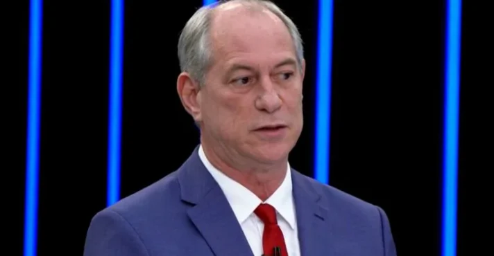 Ciro Gomes cita suposta milícia digital de Janja e critica ‘máquina lulopetista trituradora’