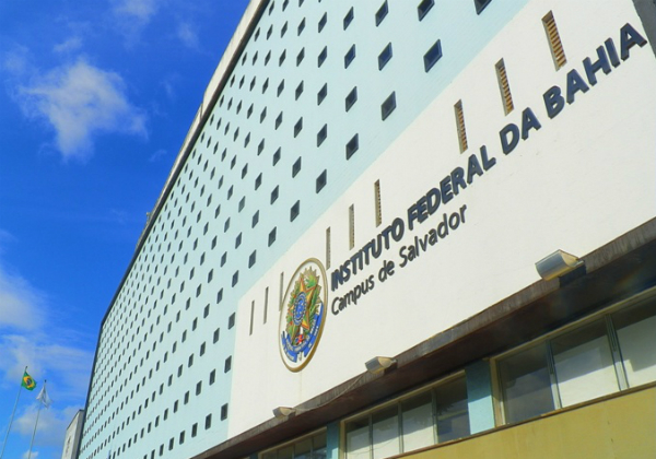 Governo rejeita seguir negociação com professores grevistas e exige acordo até segunda (27)