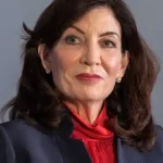 Governadora de NY se desespera com crescimento de Trump e parte pra a baixaria contra os apoiadores do ex-presidente