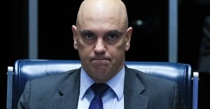 Alexandre de Moraes nega recurso e mantém Bolsonaro inelegível