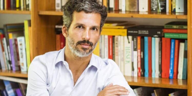 Estadão se impressiona com a intolerância da esquerda sobre matéria escrita pelo ensaísta Francisco Bosco