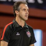 Após 74 jogos no comando, Léo Condé se despede do Vitória