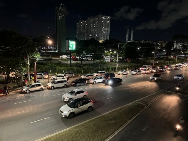 Movimento intenso na rodoviária de Salvador na noite de sexta (21)