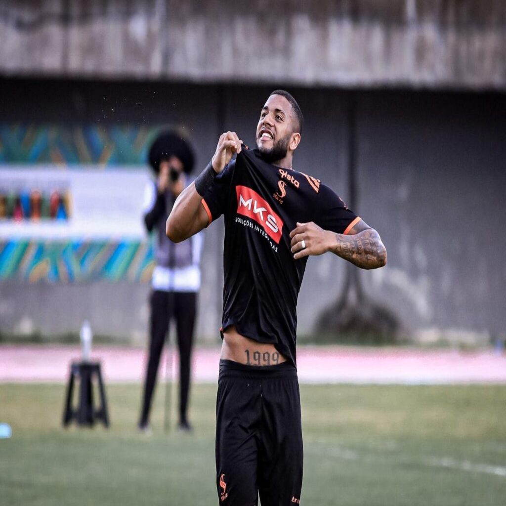 Baianão: feirense marca gol histórico pelo SSA contra o Leônico em Pituaçu