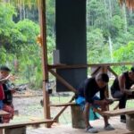 Internet chegou a tribos indígenas, índios passam o dia vendo pornografia e deixam de caçar