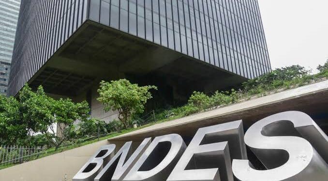 BNDES vai pegar R$ 9 bilhões emprestado da China