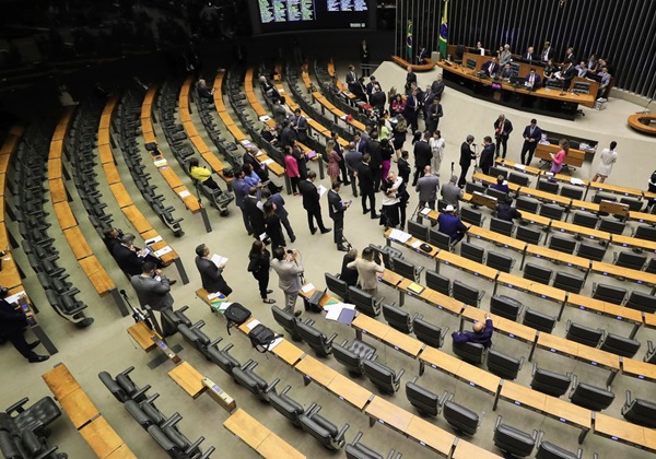 Câmara vota nesta quarta projeto que prevê suspensão de mandato por quebra de decoro parlamentar