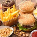 Nutricionista lista os 10 alimentos mais perigosos que são ingeridos diariamente por brasileiros; veja