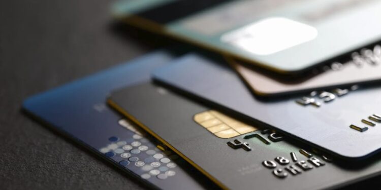 Fique atento: cartão de crédito terá novas regras a partir do próximo mês; veja o que muda