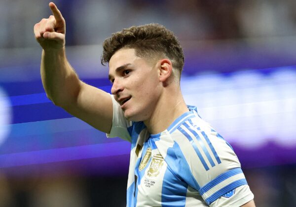 Argentina vence Canadá em abertura da Copa América