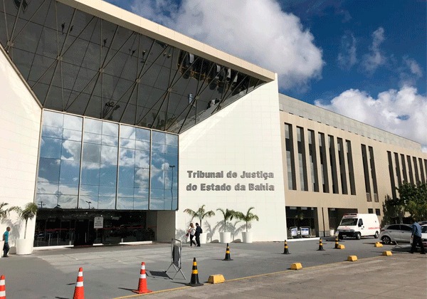 Tribunal de Justiça da Bahia aprova afastamento de três juízes de Porto Seguro