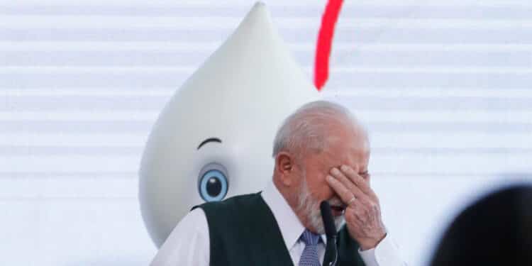 O POVO QUE ESPERE: Lula tomou vacina contra dengue escondido e na rede privada, antes da campanha do SUS