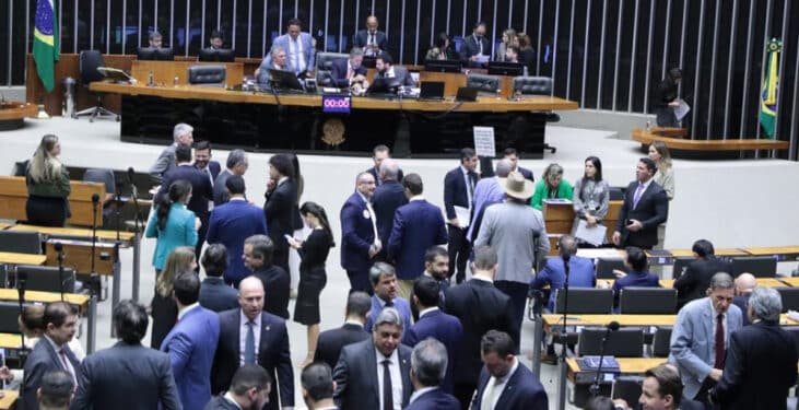 Arthur Lira libera todos os deputados durante durante toda a semana