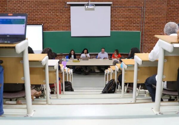 Greve de professores de universidades e instituições federais é encerrada