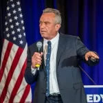 Candidato da terceira via diz estar disposto a substituir Biden na eleição