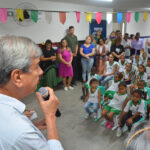 Moradores de Pé de Serra comemoram entrega da Escola Municipal Deocleciano Martins da Silva
