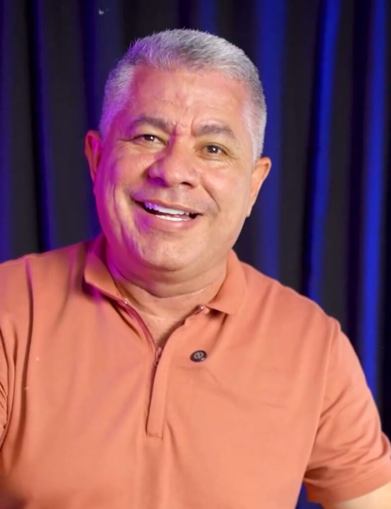 Prefeito Mauro Vieira confirma Devinho Novaes como atração do São João de Anguera