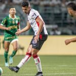Vitória bate o Palmeiras, volta a vencer e deixa a zona de rebaixamento