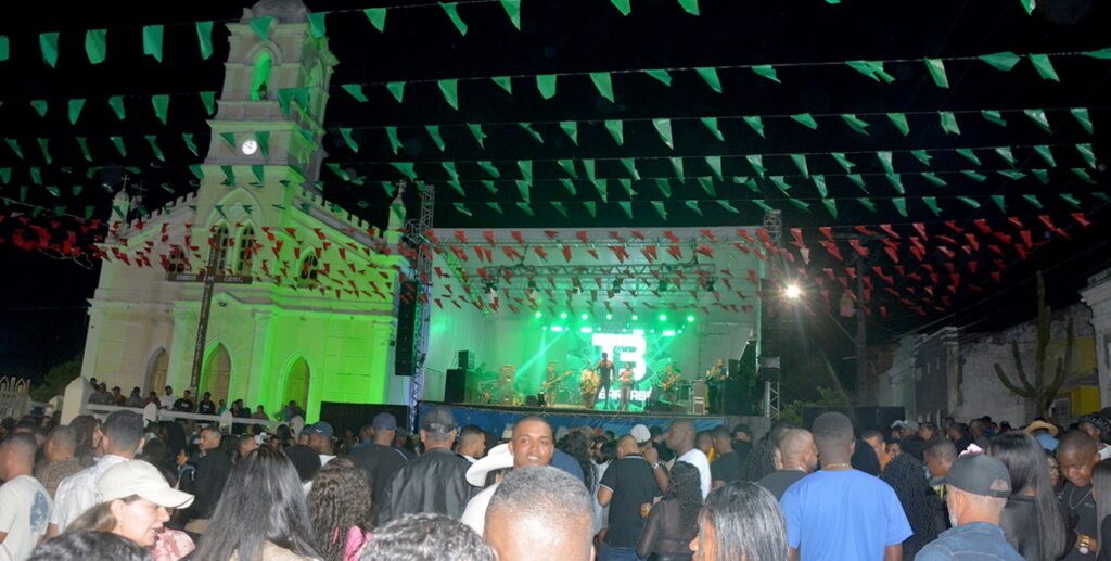 Artistas locais valorizados no São Pedro de Bonfim de Feira