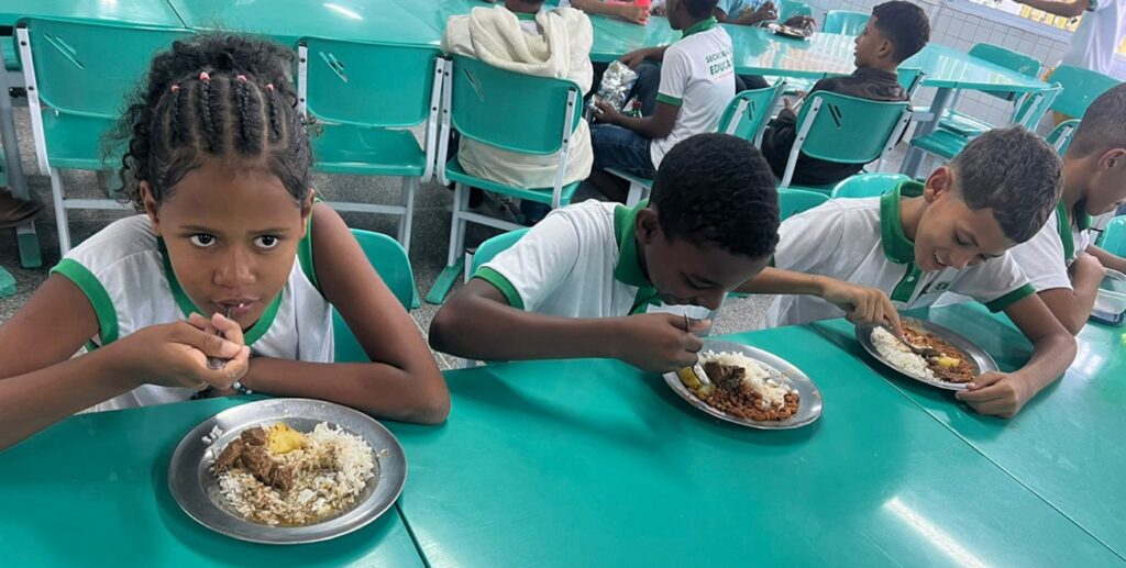 Barriguinha cheia: escolas municipais estimulam o aluno a comer saudável