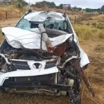 Três pessoas ficam feridas após carro colidir com cavalo; animal morreu na hora