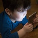 Especialista em Saúde Mental Alerta sobre os Perigos do Uso Excessivo de Telas para Crianças e Adolescentes