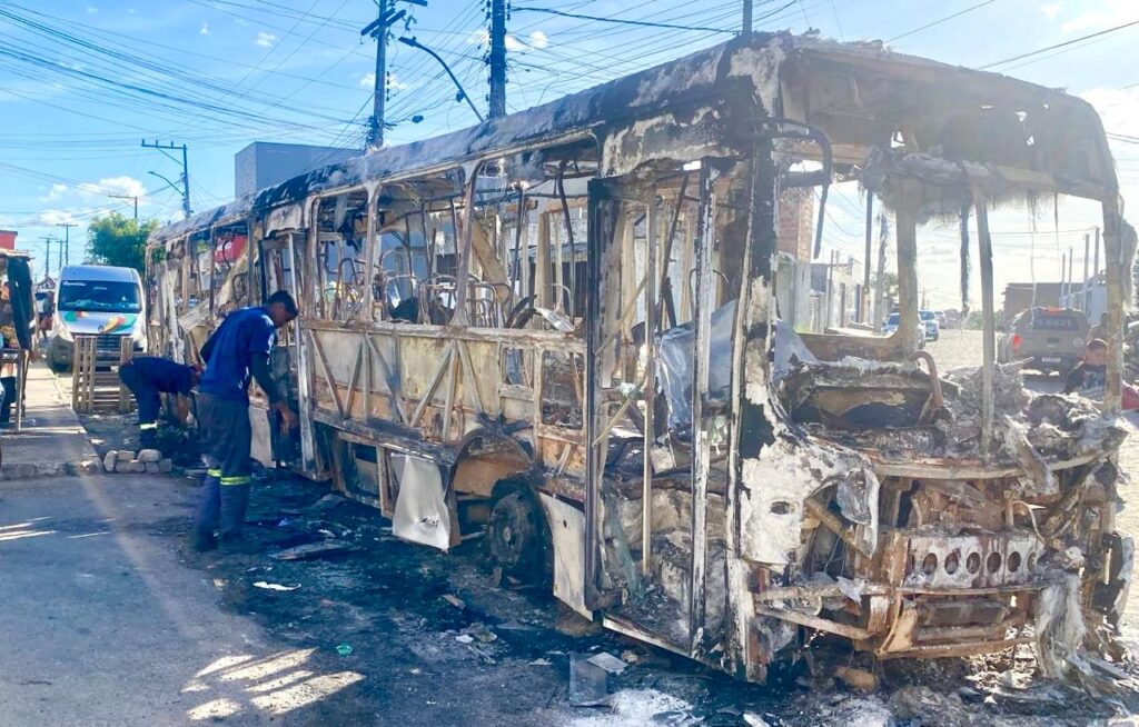 Pela segunda vez, o tráfico em Feira obriga Prefeitura a suspender o transporte na Conceição