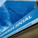 Governo Lula vai ao STJ contra greve do INSS