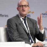 Famoso economista Robin Brooks afirma que Brasil está “de volta ao fundo do pelotão”