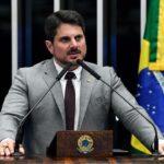 Senador diz ter evidências de que Moraes fraudou eleições em favor de Lula