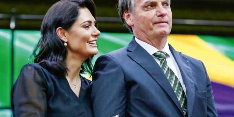 Nova pesquisa aponta que Bolsonaro e Michelle lideram preferência no DF sobre Lula; VEJA NÚMEROS