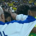 Desrespeito total: Jogadores ignoram Dorival Jr. em rodinha antes da derrota nos pênaltis; VEJA VÍDEO
